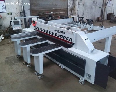 電子開(kāi)料鋸的特點(diǎn)與開(kāi)料優(yōu)勢(shì)