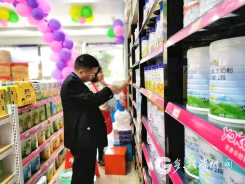多彩貴州網(wǎng)銅仁頻道聚焦食品經(jīng)營(yíng) 守護(hù)“舌尖安全”，助力產(chǎn)業(yè)升級(jí)